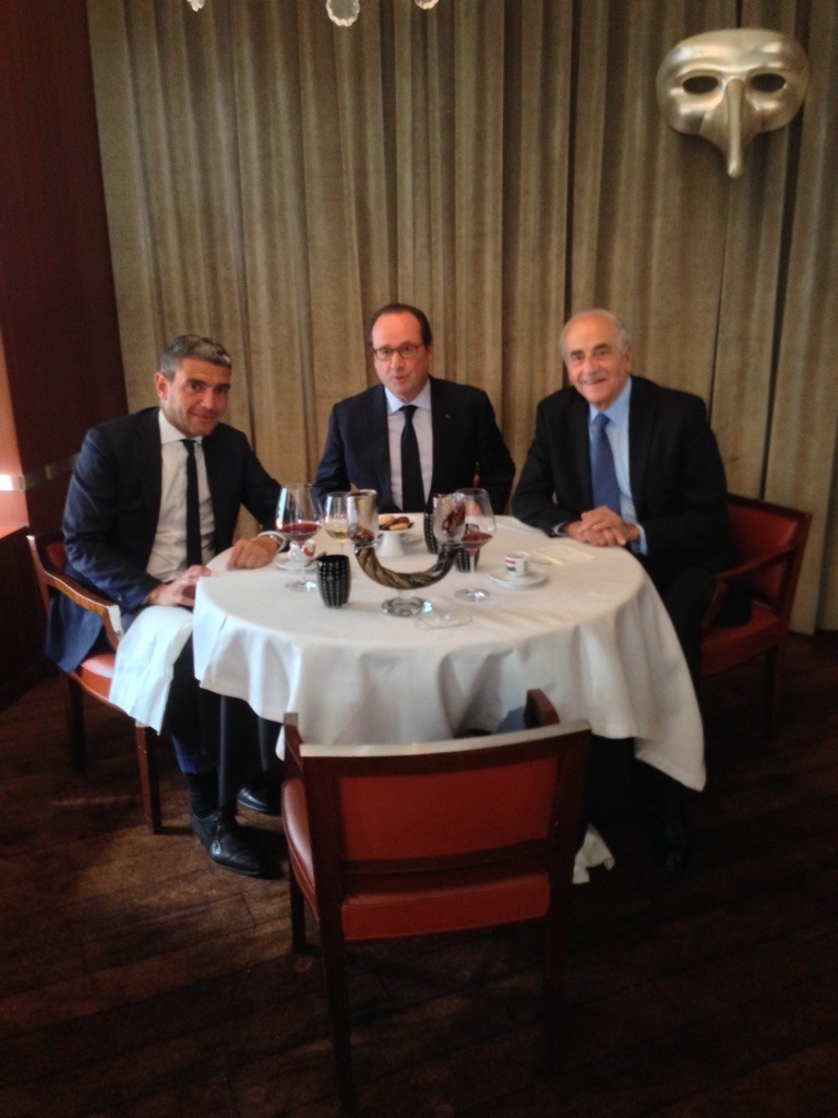 François Hollande avec Jean-Pierre Elkabbach et Ramzi Khiroun © DR