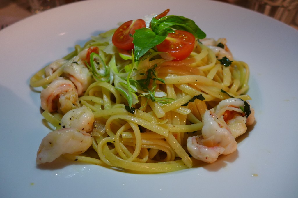 Linguine, ail, piment et crevettes © GP