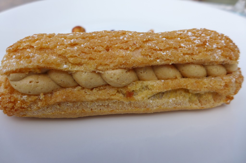 Eclair au praliné © GP