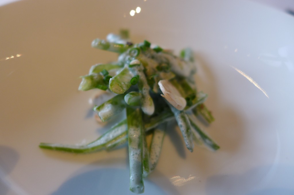 Haricots verts et champignons boutons © GP