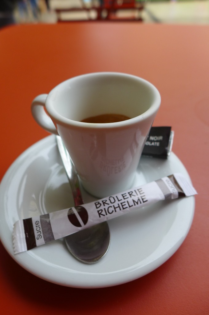 Un café en terrasse © GP