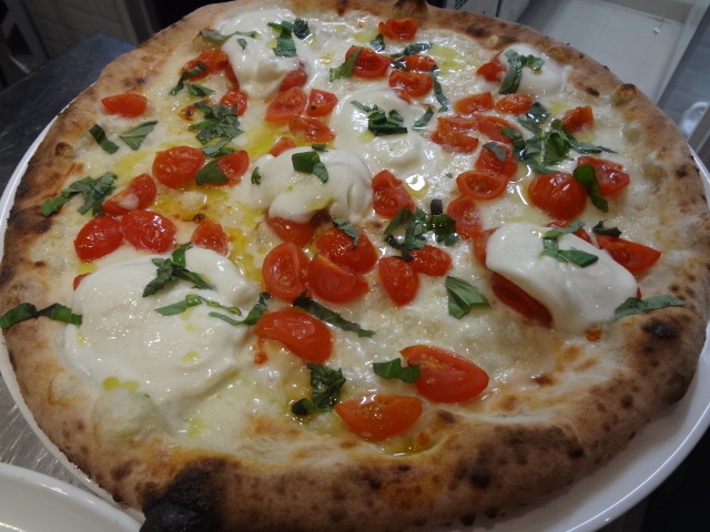 Pizza mozza-tomate © GP