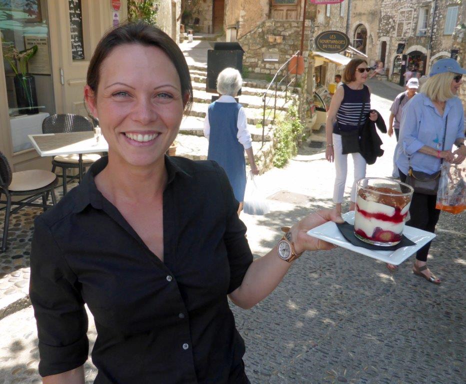 Service du dessert © AA