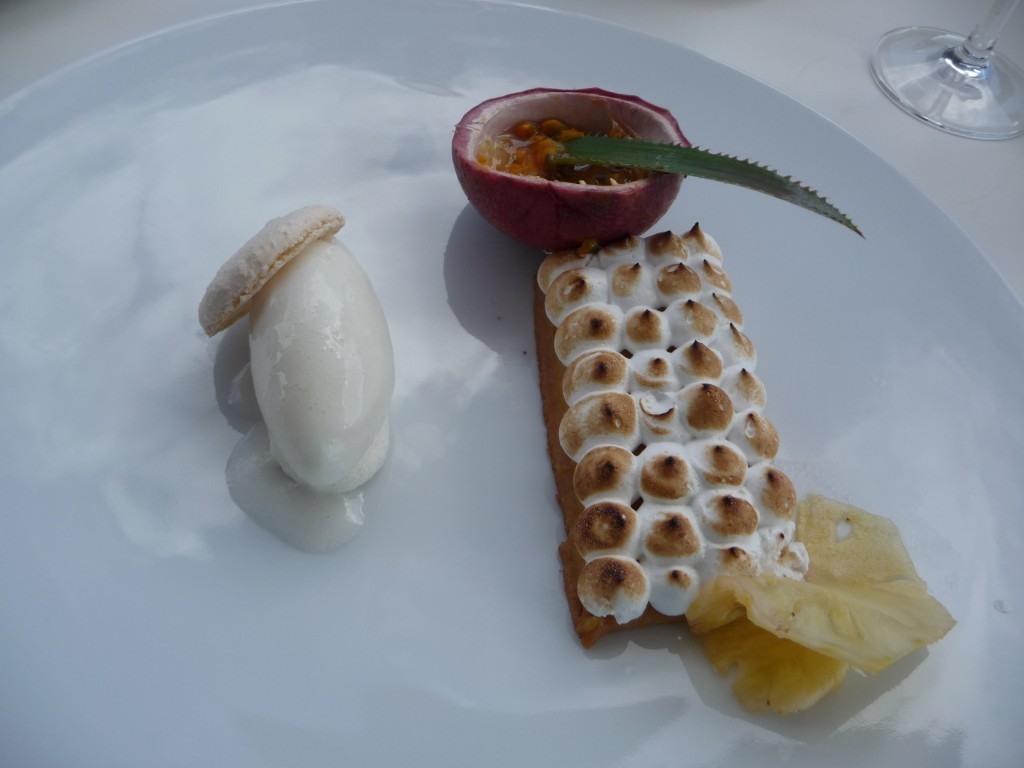 Tarte citron meringuée passion ananas © TK