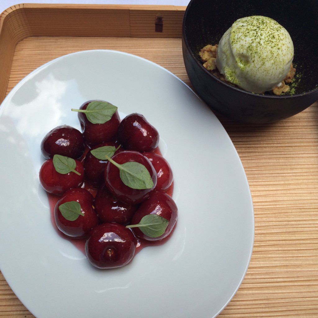 Cerises et sorbet chèvre, thé vert © GP