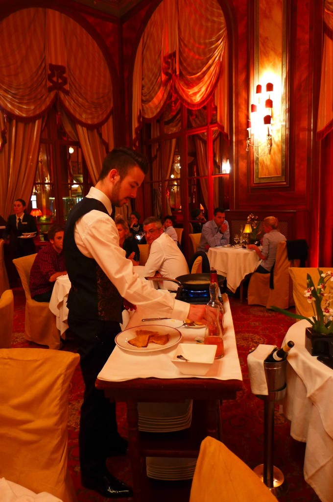 Service des crêpes flambées © GP