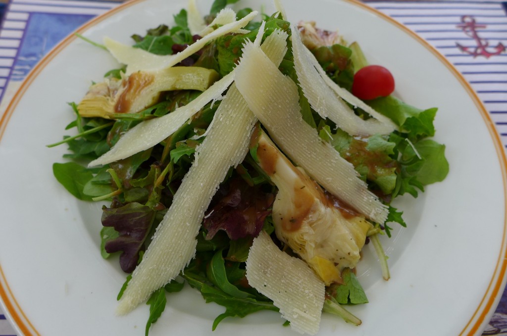 Salade de roquette, parmesan, artichaut © GP