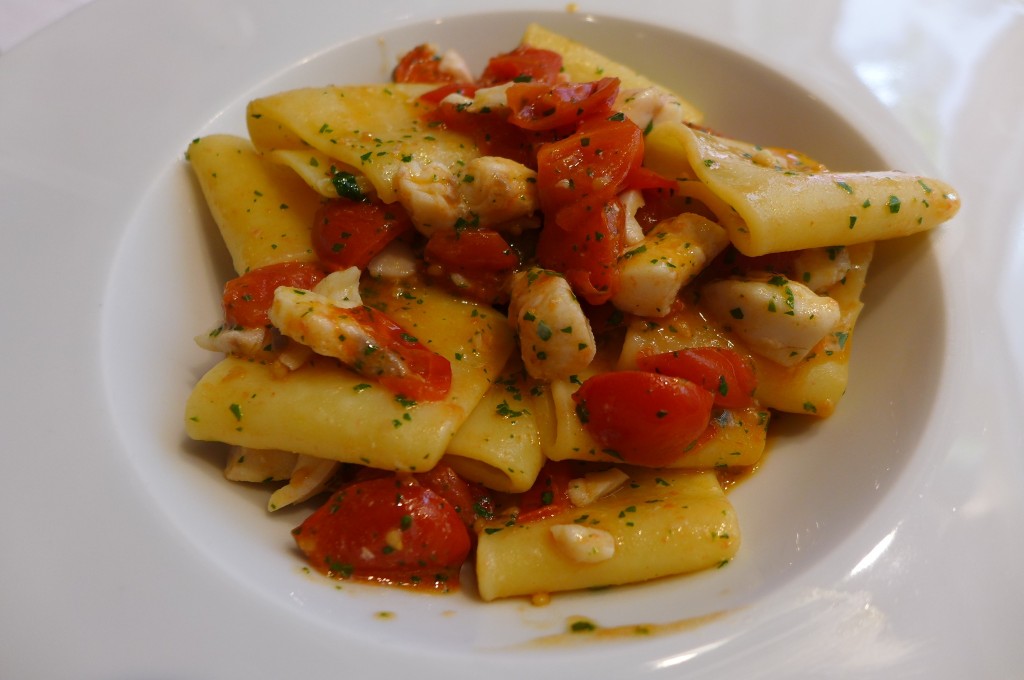 Paccheri tomate et poisson © GP