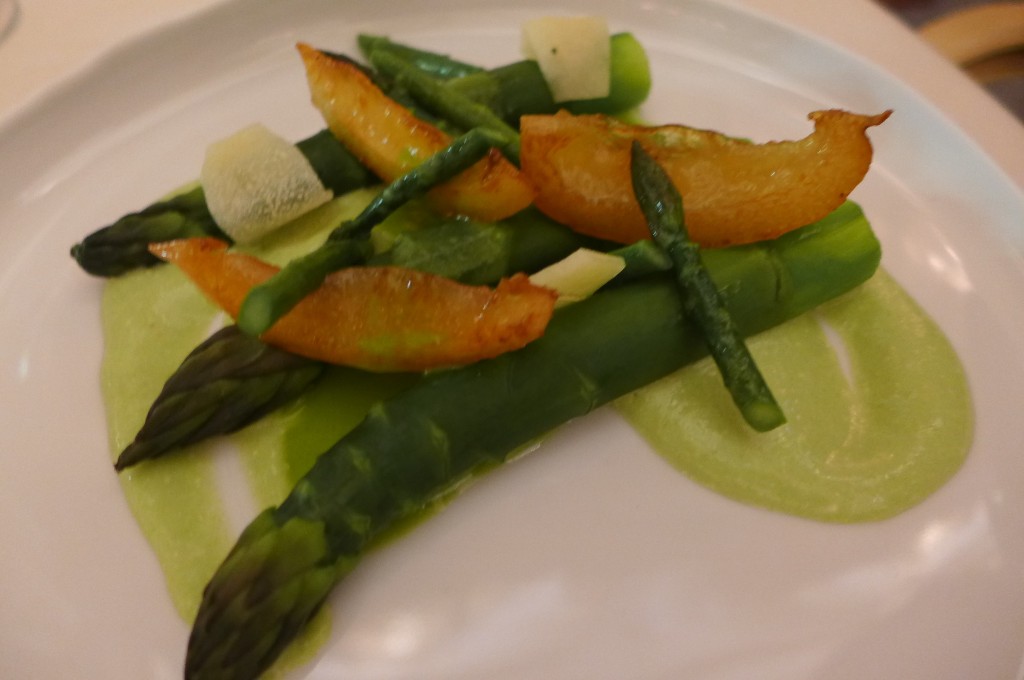 Asperges et caillé de brebis © GP