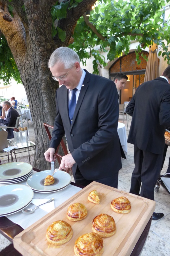 Découpe du feuilleté de ris de veau © GP