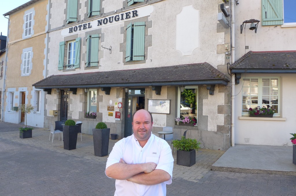 Stephane Nougier et son hôtel © GP
