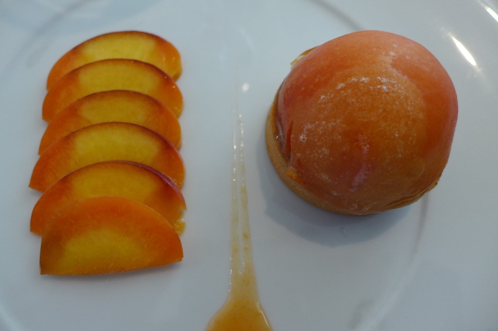 Tartelette à la pêche © GP