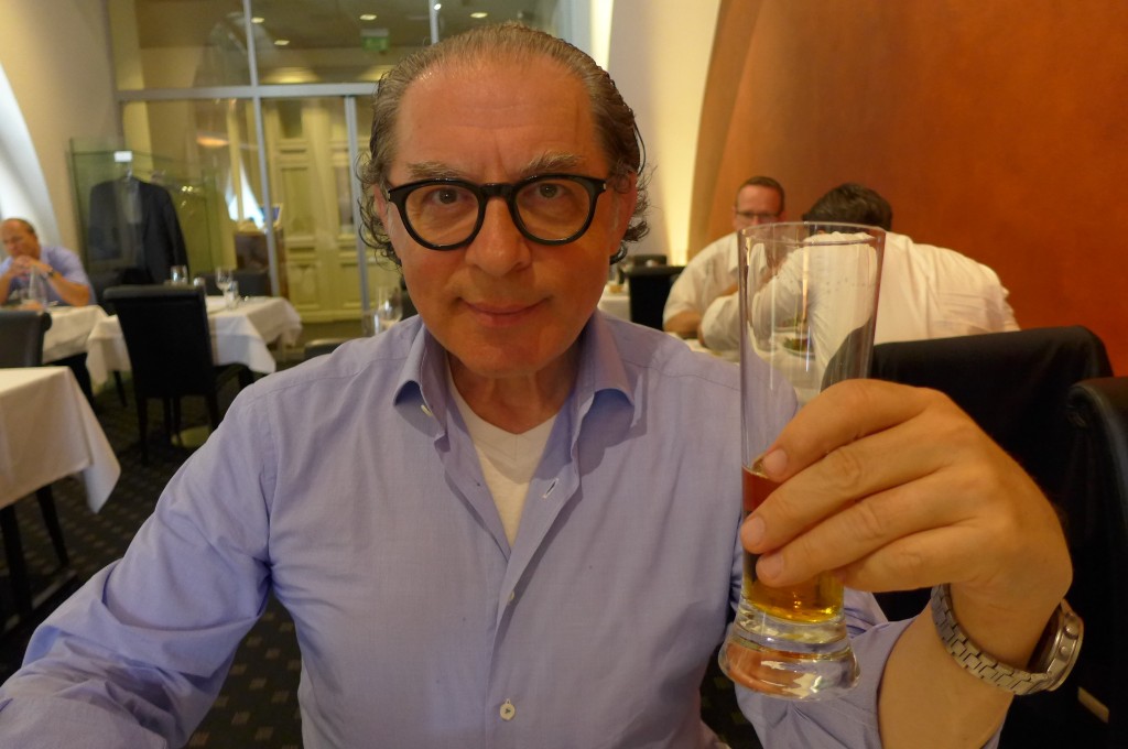 Max Teicher et la bière © GP