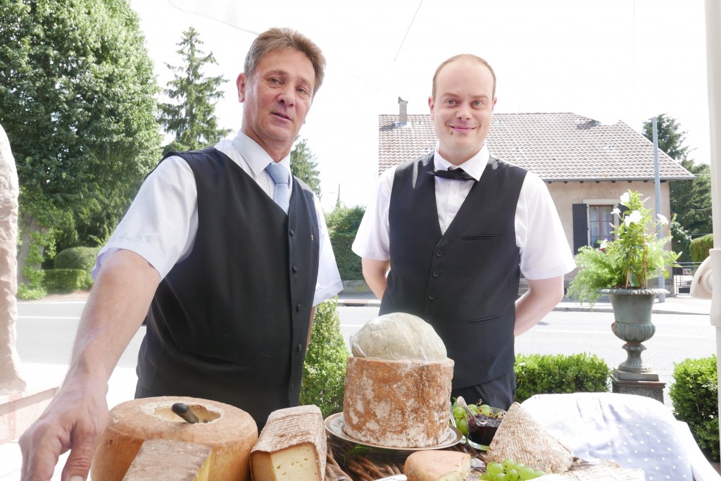 Le plateau de fromages et le service © GP