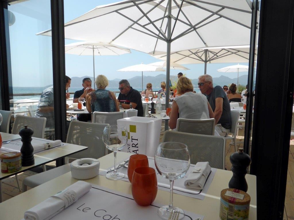 Une table © AA
