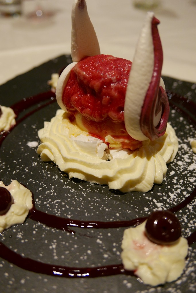 Vacherin glacé aux griottes © GP