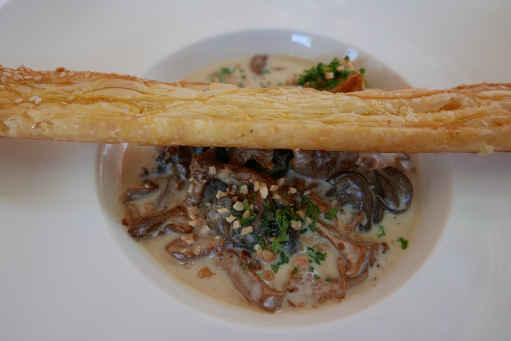 Feuilleté d'escargots et de chanterelles © GP