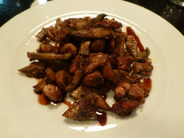 Ris de veau, artichauts, poivrons © DC