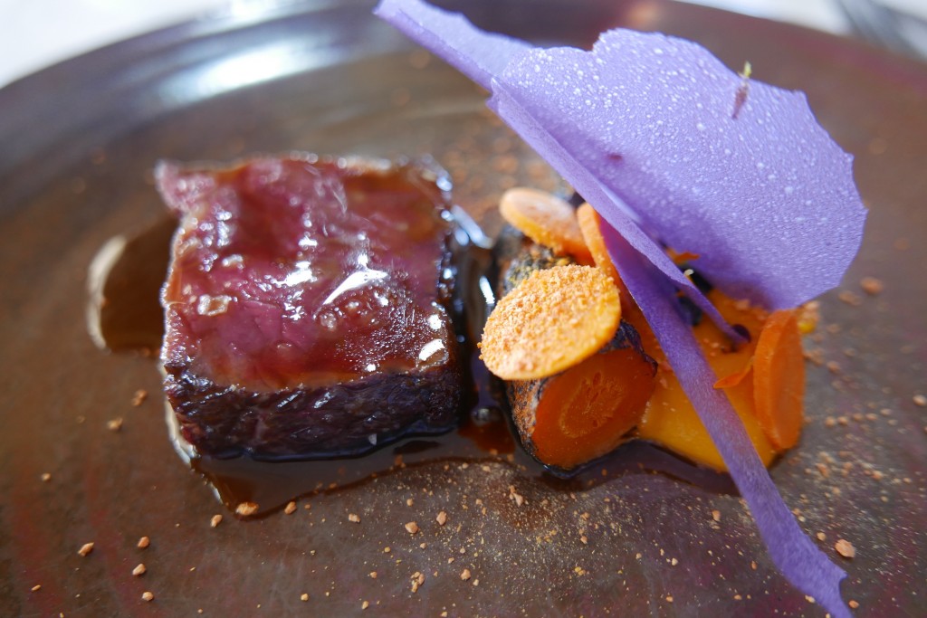 Faux filet de boeuf et carottes © GP