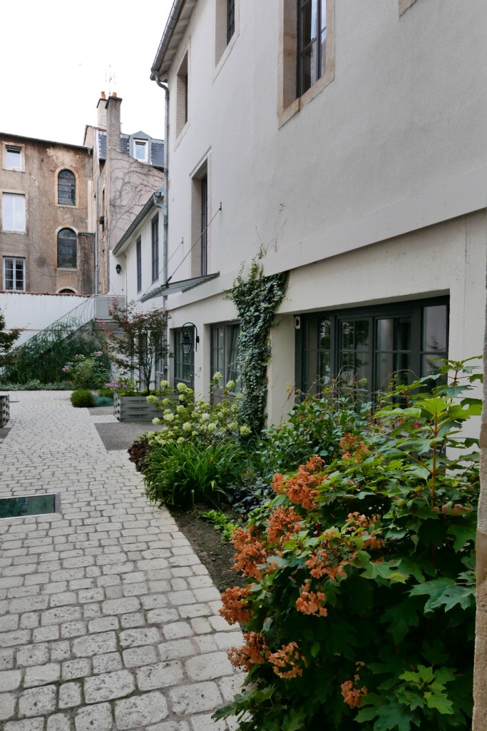 La cour © GP