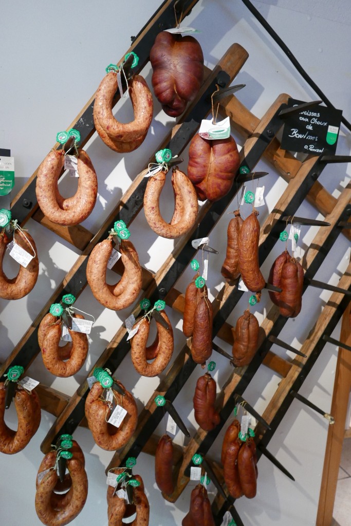 Mur de saucisses au chou © GP