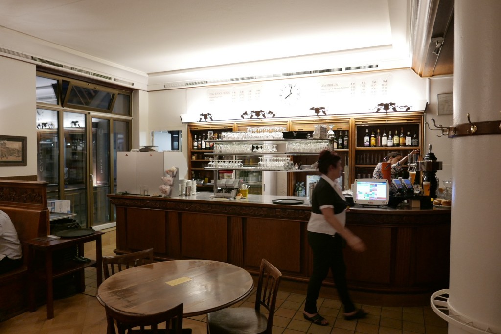 Au comptoir © GP