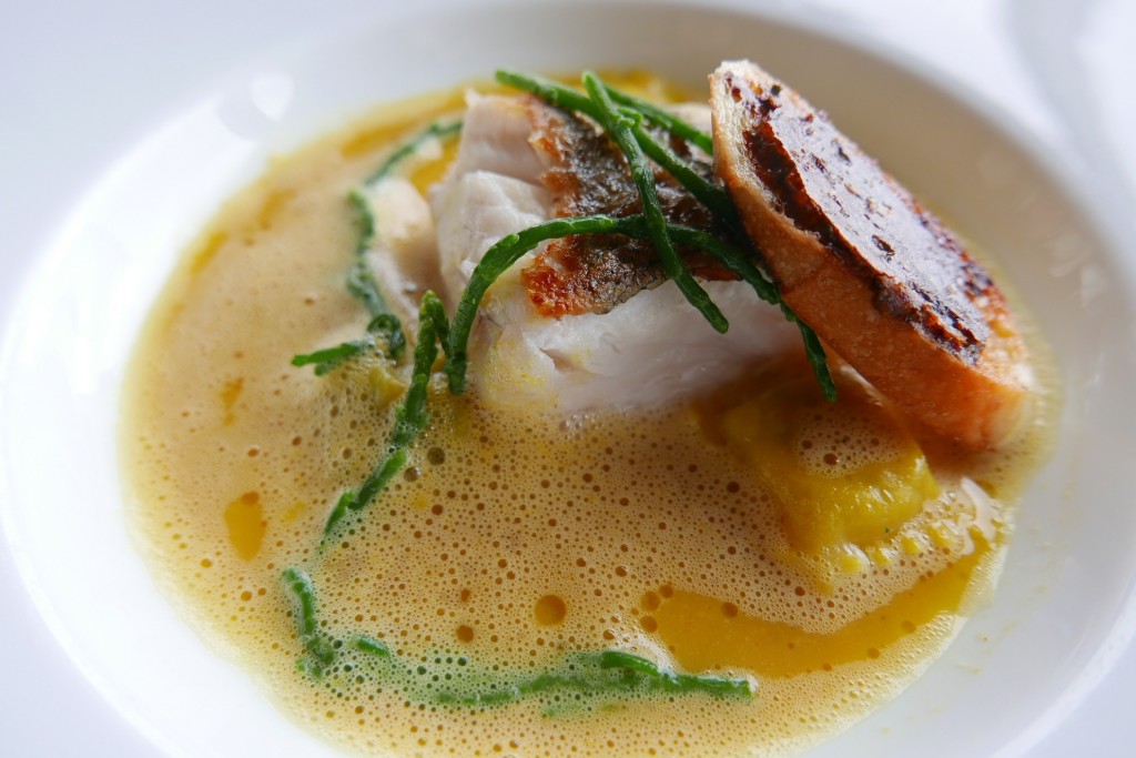 Merlu au jus de bouillabaisse © GP