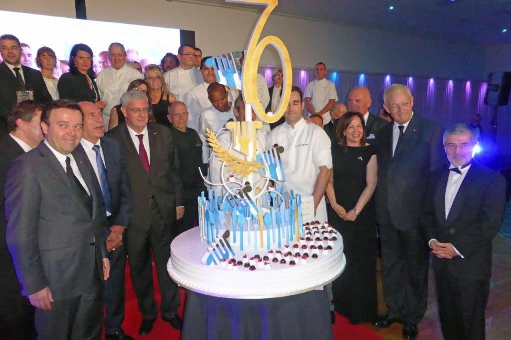 Le gateau des 70 ans © AA