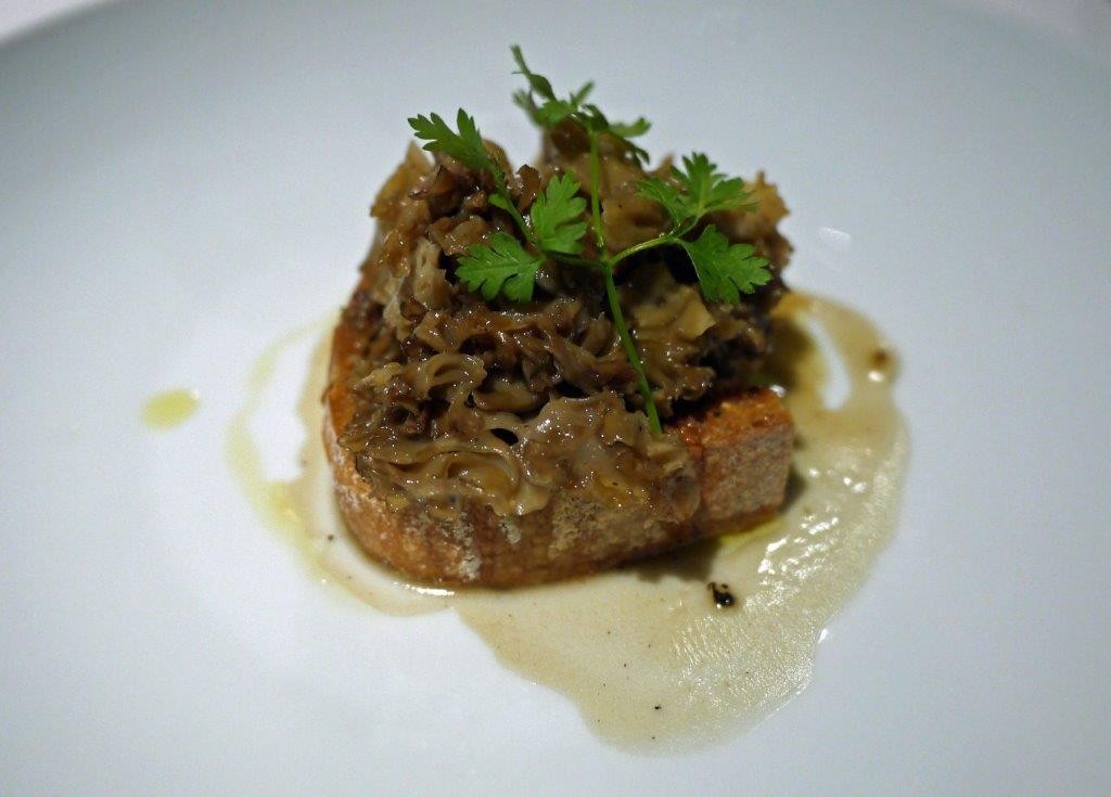 Tartine de morilles © AA