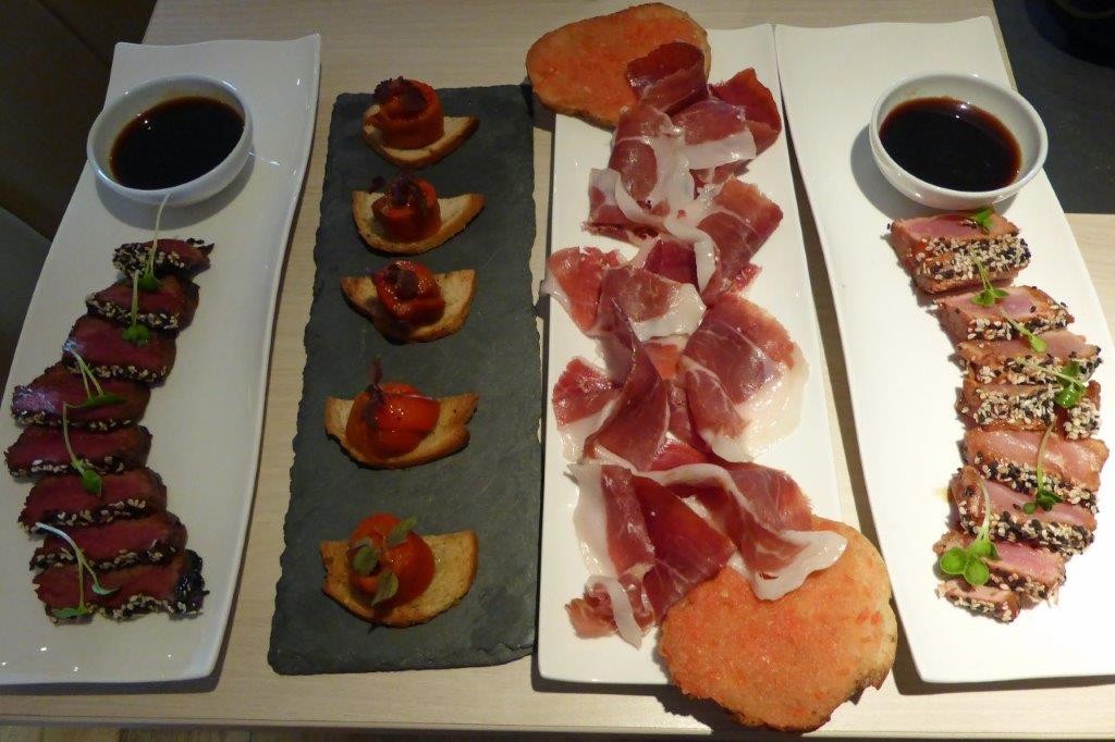 Tataki de boeufet thon , poivrons et pata negra © AA
