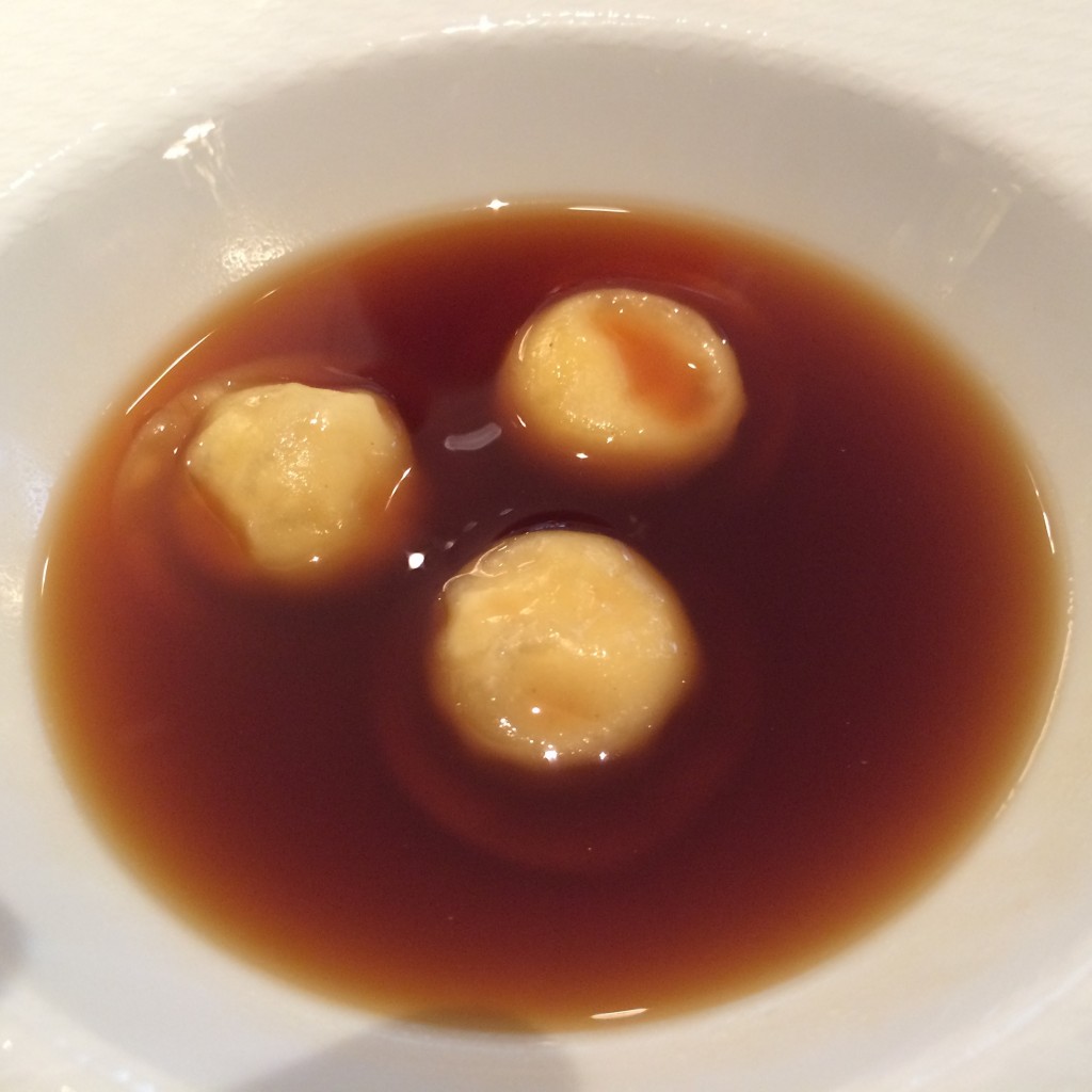 Bouillon de queue de boeuf et tortellini au parmesan