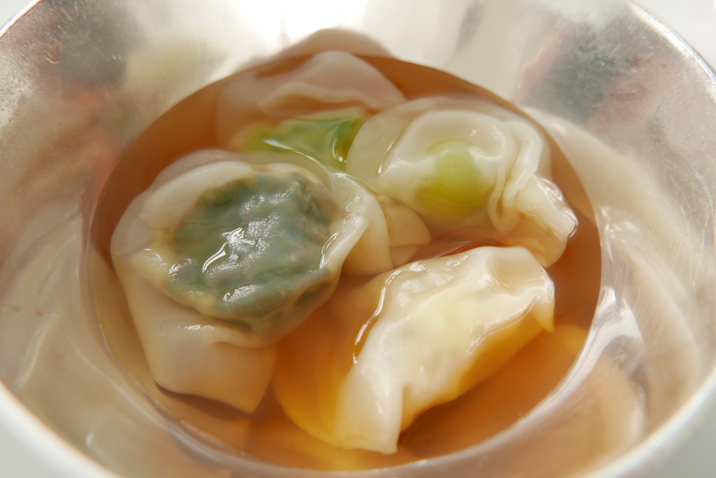 Ravioles potagères au bouillon ambré © GP