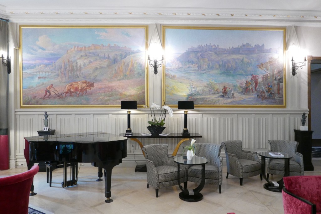Piano et tableaux © GP