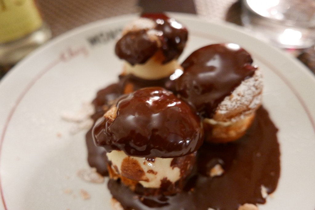 Profiteroles au chocolat © GP