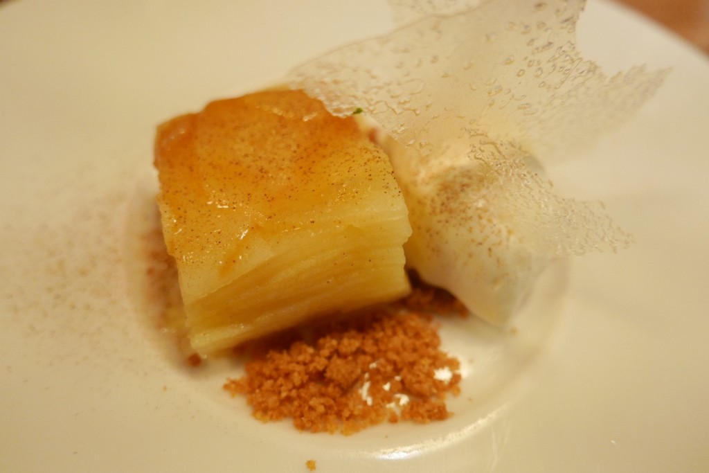 Compression de pommes, glace au lait © GP