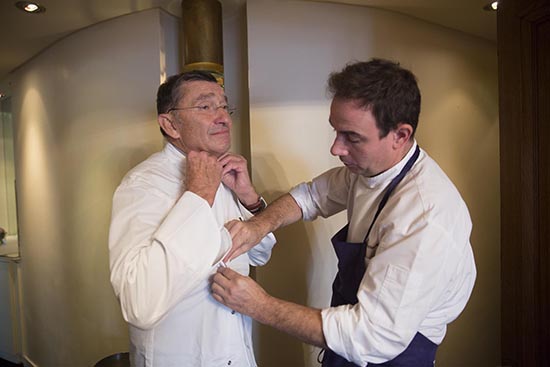 Europe/France/Paris. Restaurant Drouant. Antoine Westermann habillé par son second.