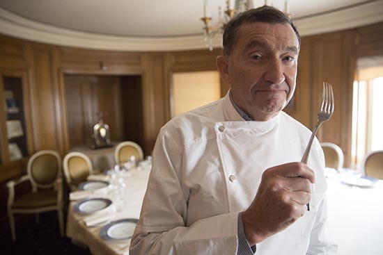 Europe/France/Paris. Restaurant Drouant. Antoine Westermann dans le salon Goncourt où se réunissent le jury du prix Goncourt.