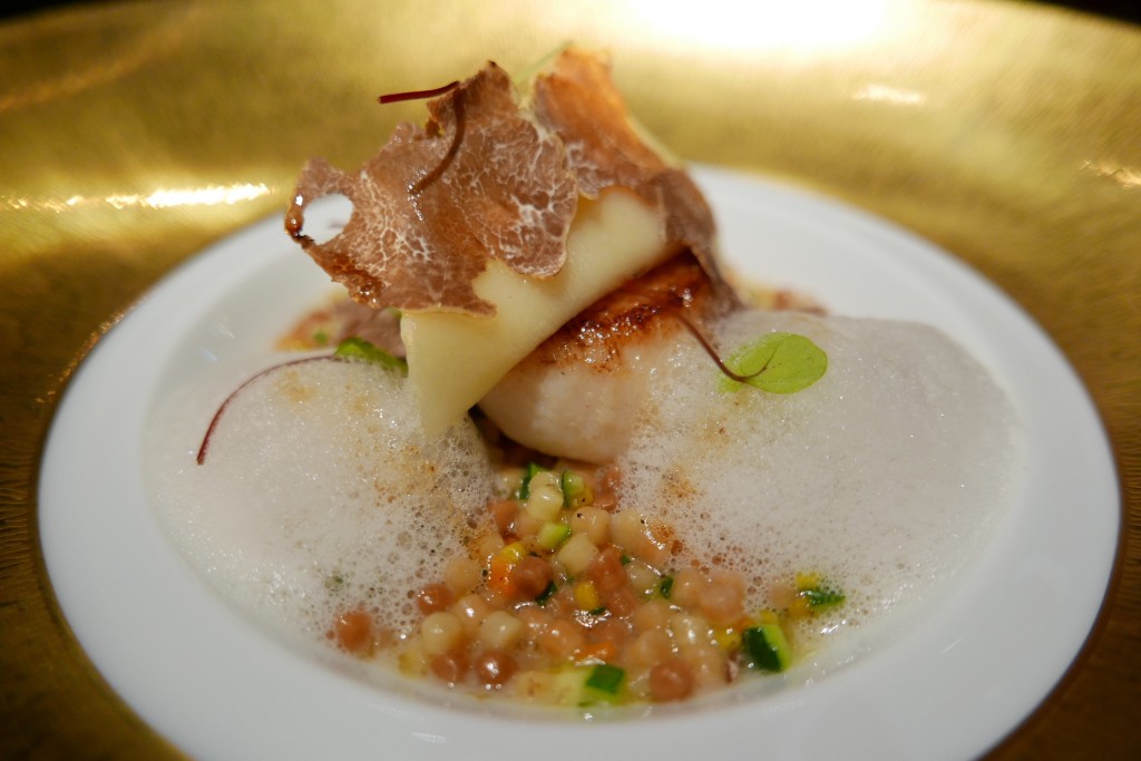 Saint-jacques, truffe blanche, fregula sarde © GP