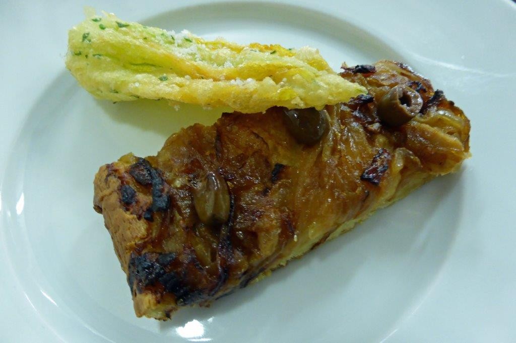 Tarte de Menton et beignet de fleur de courgette © AA