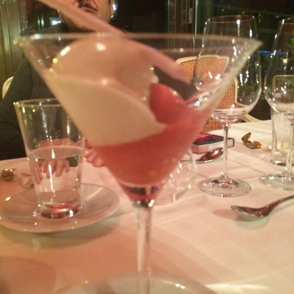 Glace vanille, sorbet fruits rouges © GP
