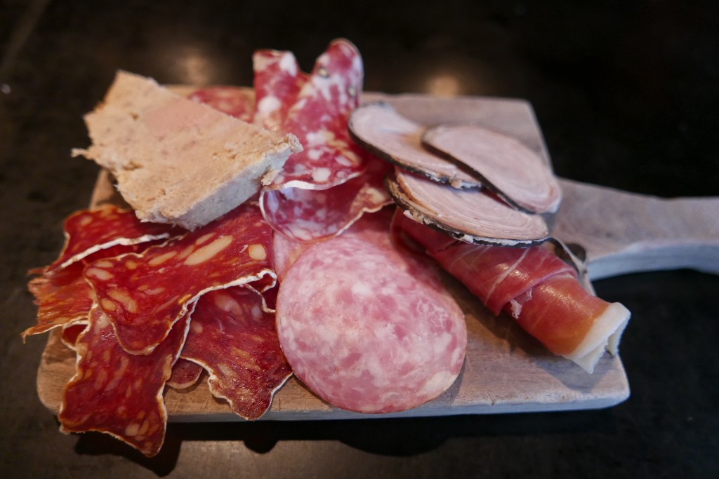 Planche de cochonnailles © GP