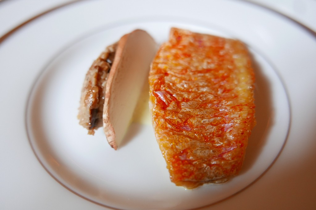 Rouget et duxelles de cèpes © GP