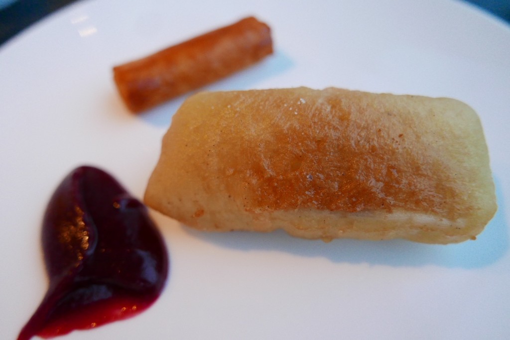 Fish & chips de cabillaud, ketchup de betterave © GP