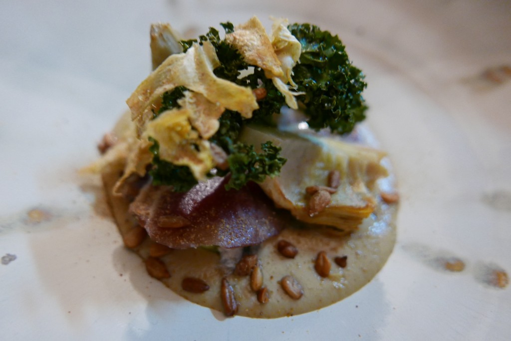 Artichaut en texture et jambon d'agneau curry à la polonaise © GP