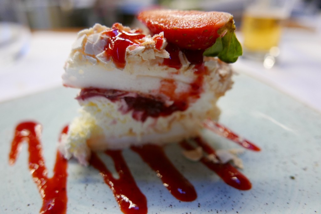 Meringue à la fraise © GP