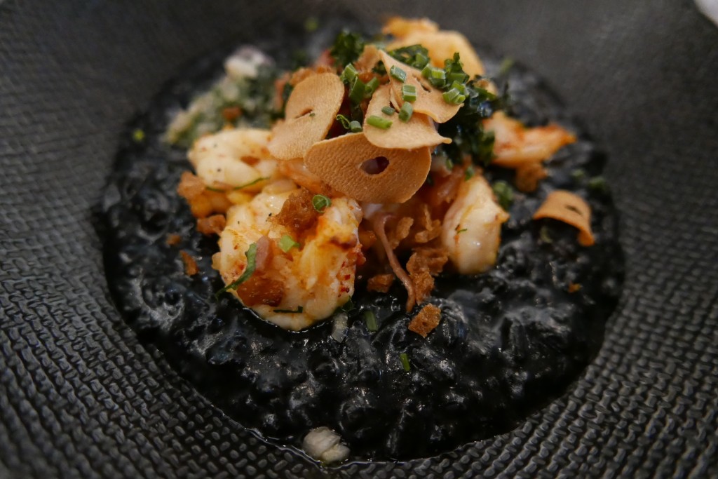 Risotto noir de gambas et jambon © GP
