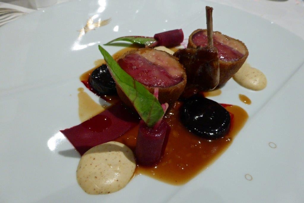 Pigeonneau et foie gras © AA