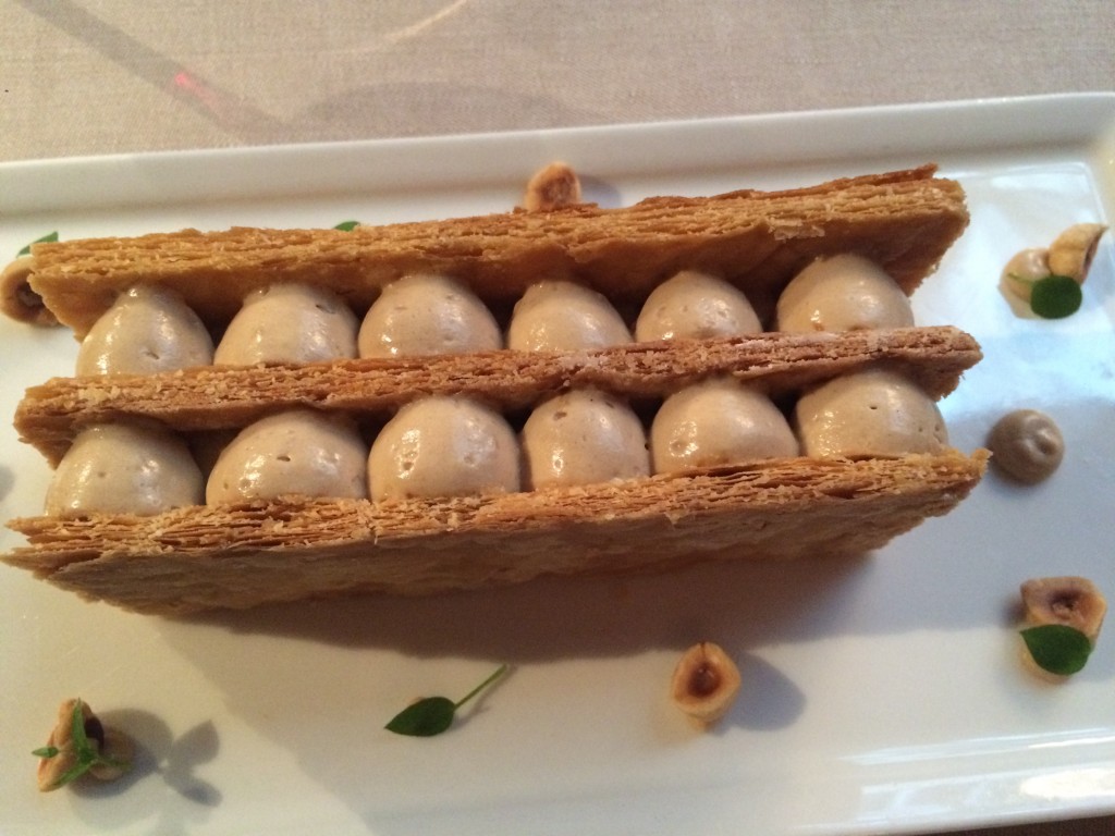 Mille-feuille croustillant aux noisettes © GP
