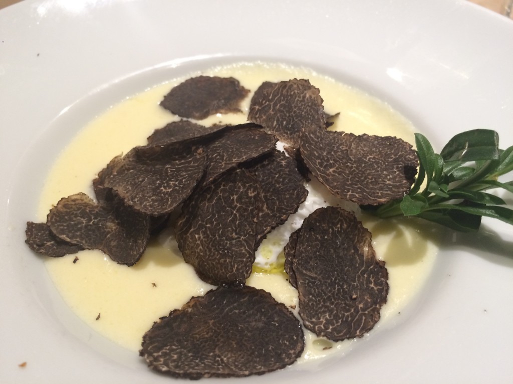 Oeuf poché, crème de parmesan, truffe © GP