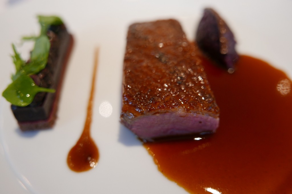 Canard, mûres, choux rouges © GP